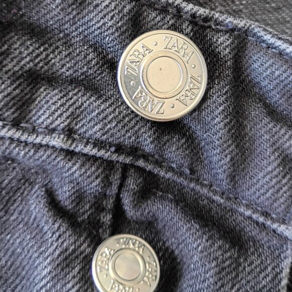 Zara Women's Denim Black High Rise Cut Off Distressed Jean Shorts | Size 4 - Picture 3 of 6